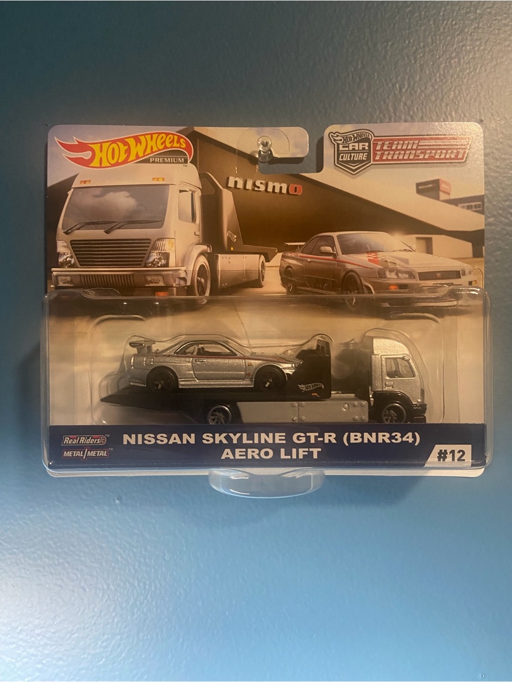 Hot Wheels Silver Nissan Skyline GT-R (BNR34) Aero Lift Toy Set